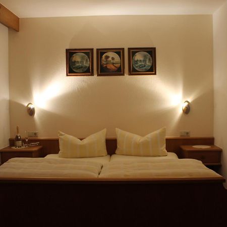 Appartements Zerzer Ried im Oberinntal Ruang foto