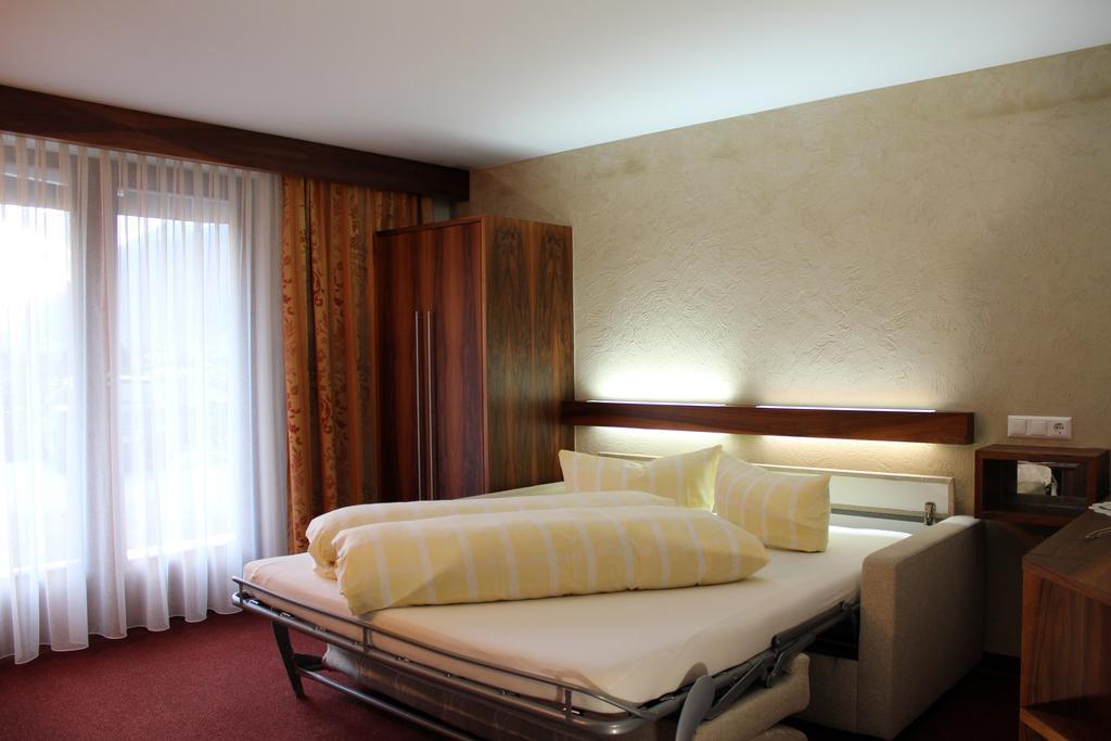 Appartements Zerzer Ried im Oberinntal Ruang foto