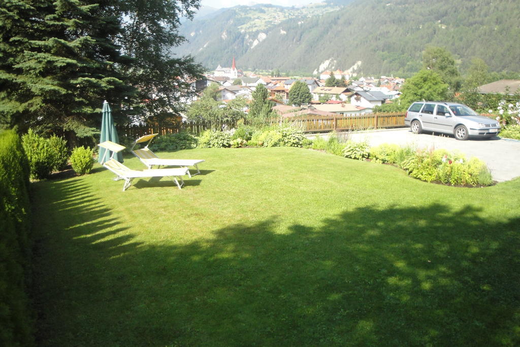 Appartements Zerzer Ried im Oberinntal Bagian luar foto