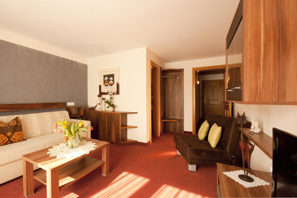Appartements Zerzer Ried im Oberinntal Ruang foto